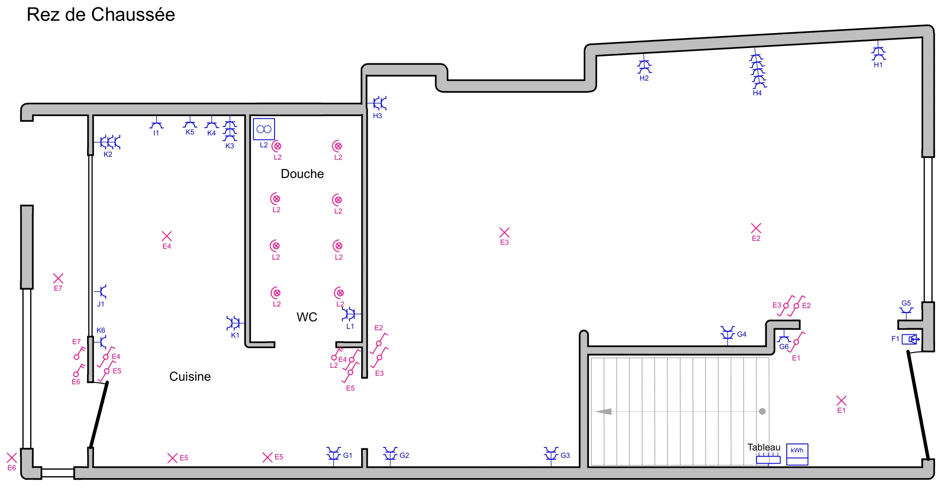 Extrait du rez-de-chaussée : prises, éclairage, cuisine et tableau. Le dossier source comporte quatre feuilles de plans de position.
