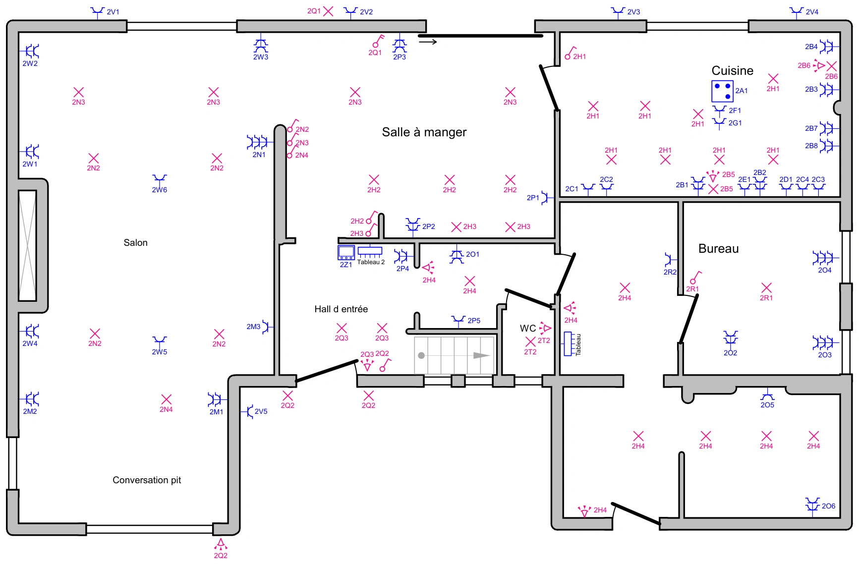 Extrait du niveau de vie : salon, cuisine, bureau et salle à manger. Le dossier comprend aussi des plans avec garage, chaufferie et piscine.